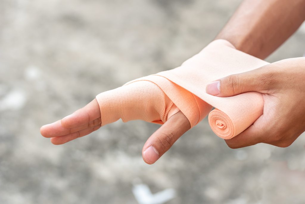 Uso bende elastiche per fasciatura